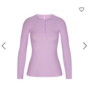 NWT XS Skims henley long sleeve lilac